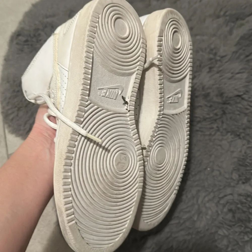 Nike Air Force One - Picture 2 of 3